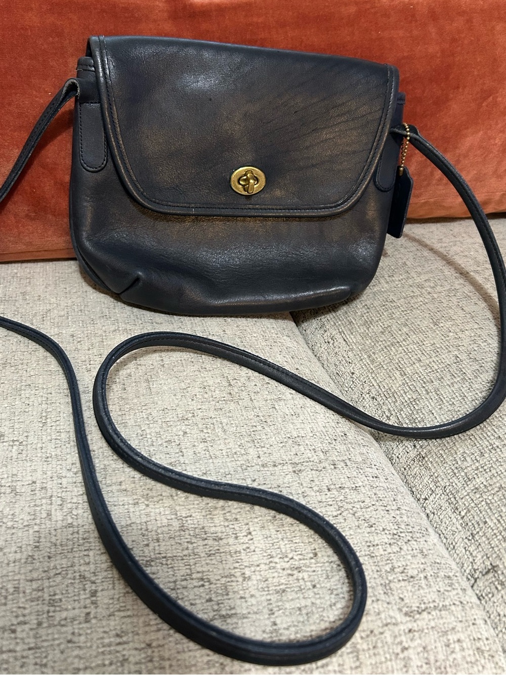 Vintage Coach Quincy Rare Leather Crossbody Shoulder Bag Turnlock United States